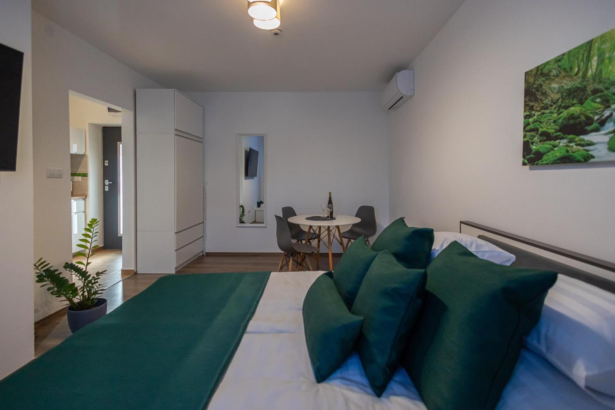 Happy Home Apartman Miskolc Buitenkant foto