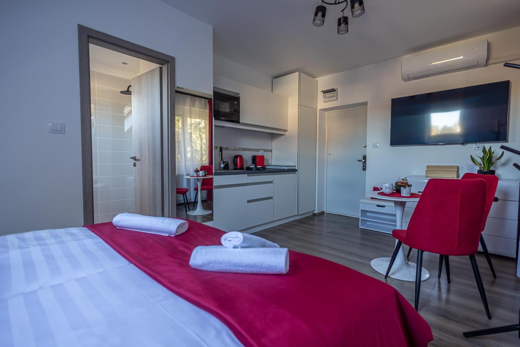 Happy Home Apartman Miskolc Buitenkant foto
